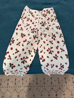 Nicole Miller White Capris with Red Strawberry Print